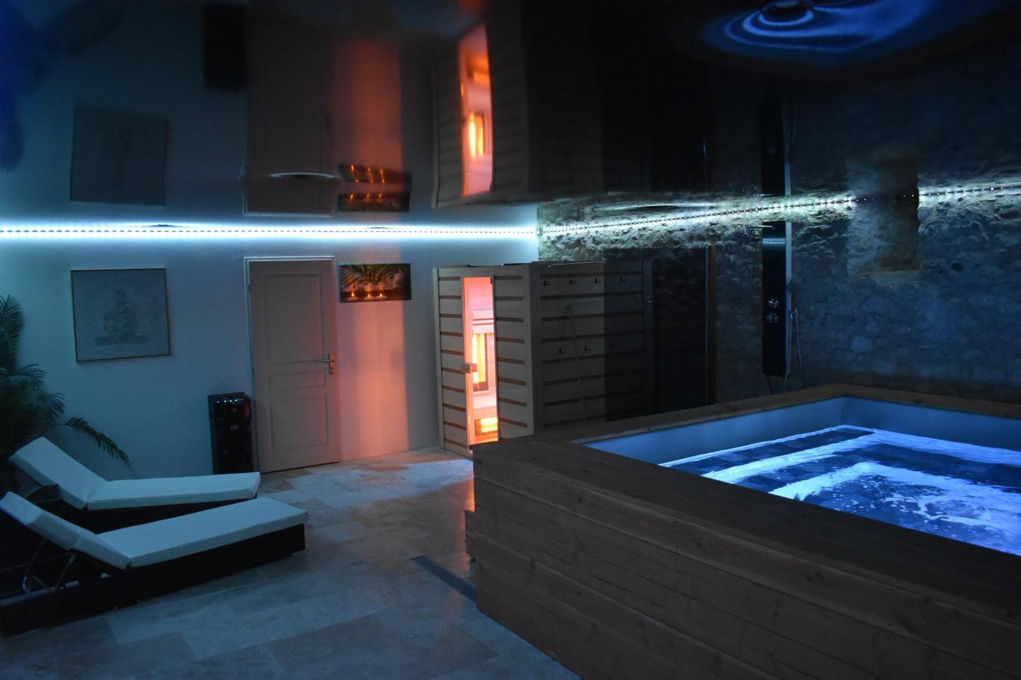Gite A La Ferme Avec Jacuzzi Et Sauna Villefloure Exterior photo