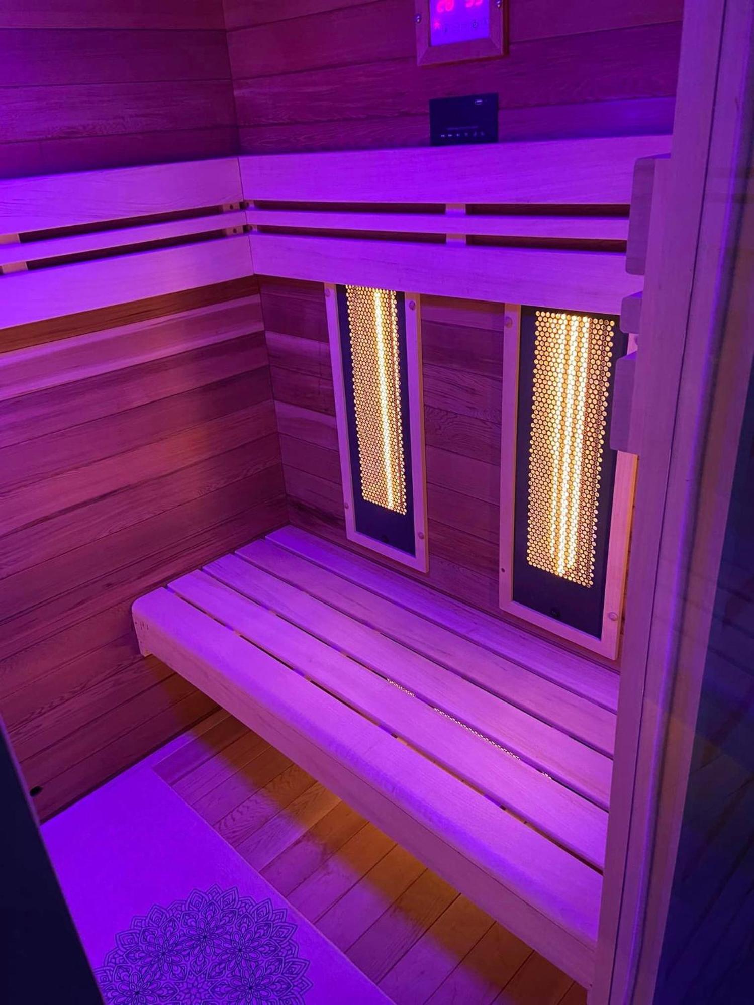 Gite A La Ferme Avec Jacuzzi Et Sauna Villefloure Exterior photo